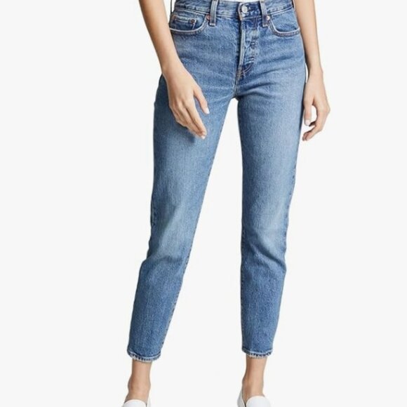 Levi's Premium Wedgie Icon Fit Crop Jeans - These Dreams - Picture 1 of 10